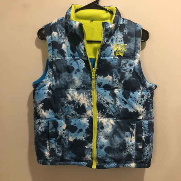 nike camo vest